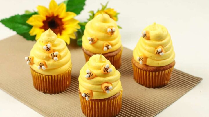 honey bee cupcakes